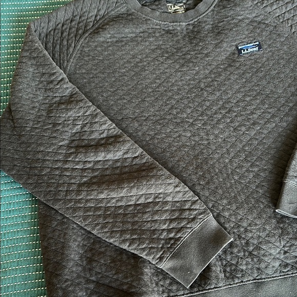 L.L. Bean Men's Dark Gray Quilted Crewneck Sweater - Picture 4 of 7